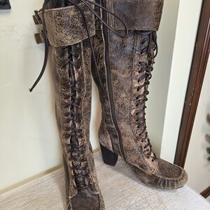 Born Distressed Brown Vintage Style  Lace-Up Granny Boots Size 6
